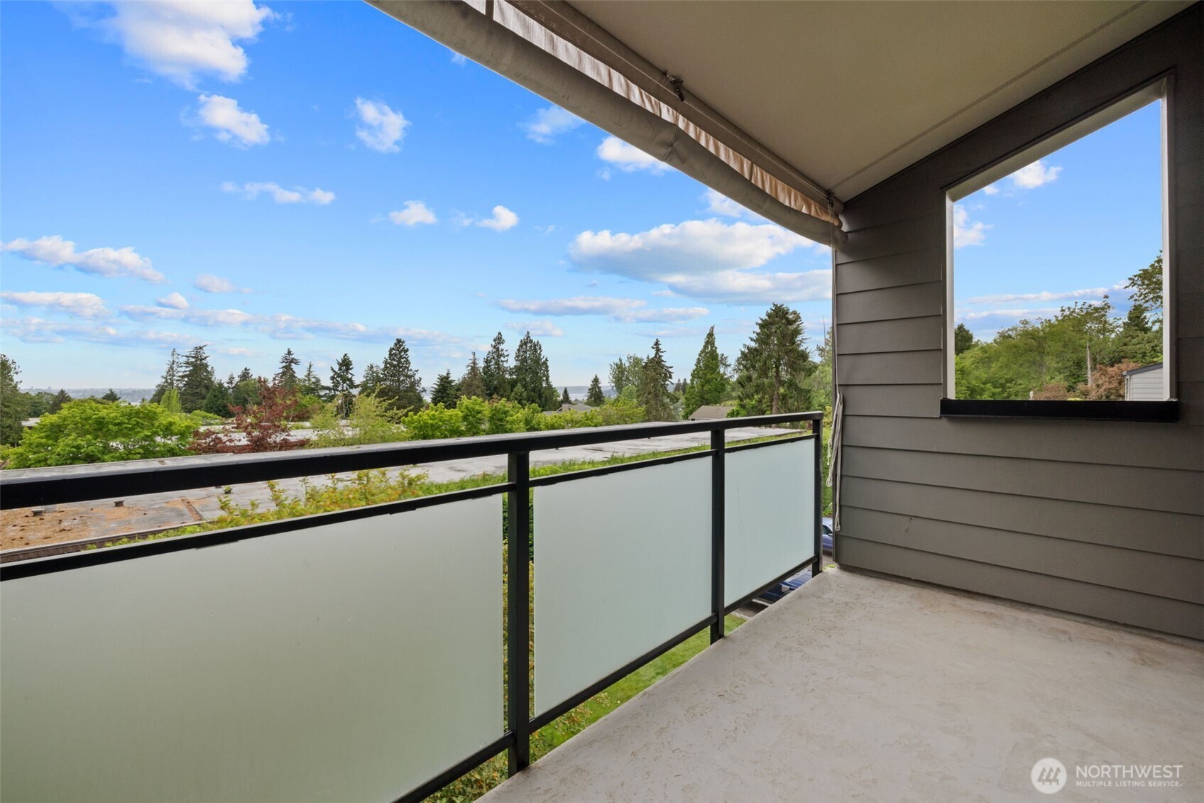 11226 Ne 68th Street E Property Photo 19