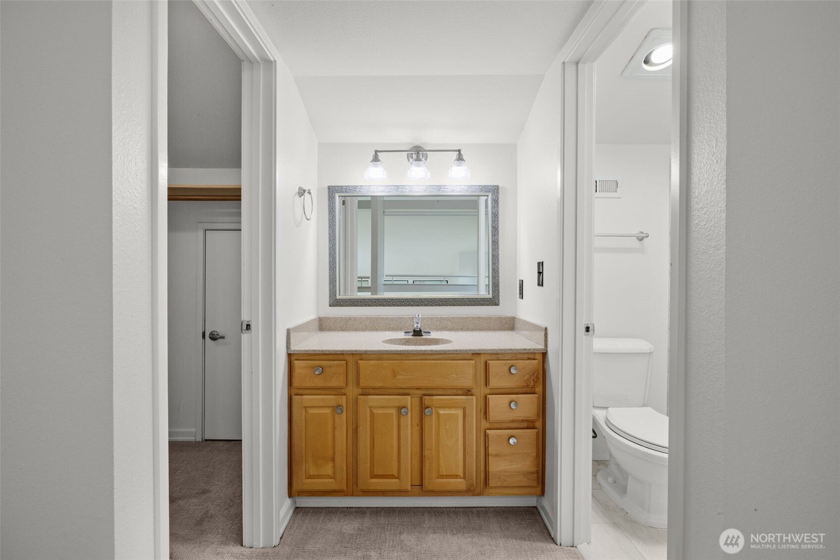 11226 Ne 68th Street E Property Photo 29