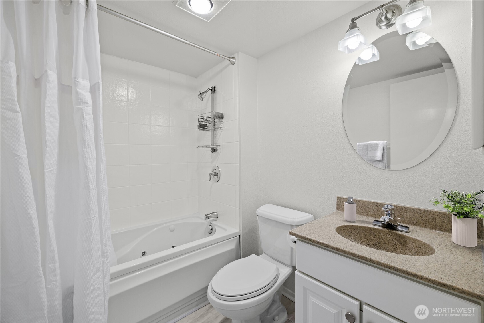 11226 Ne 68th Street E Property Photo 34