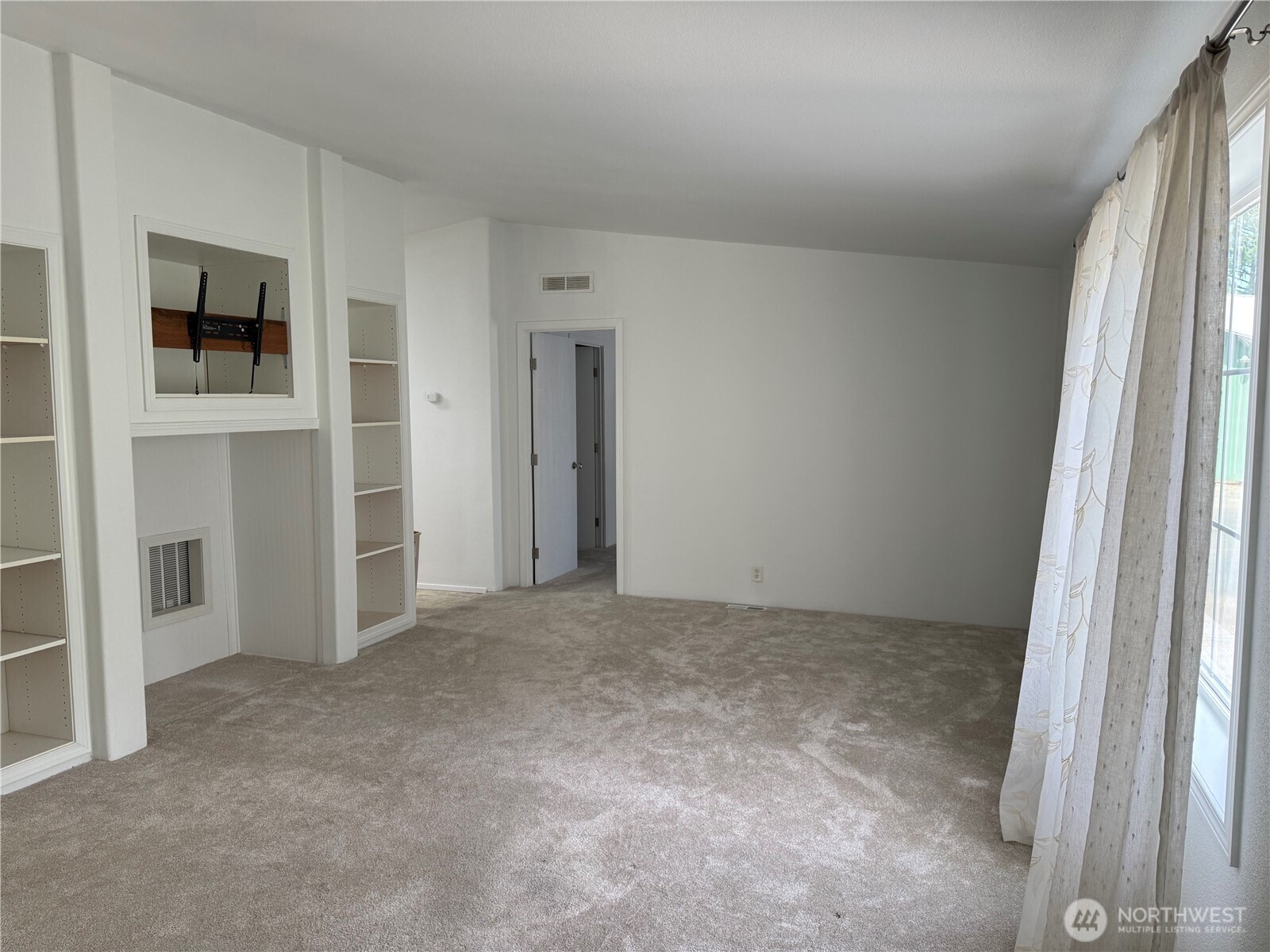77 Clemons Road 105 Property Photo 9
