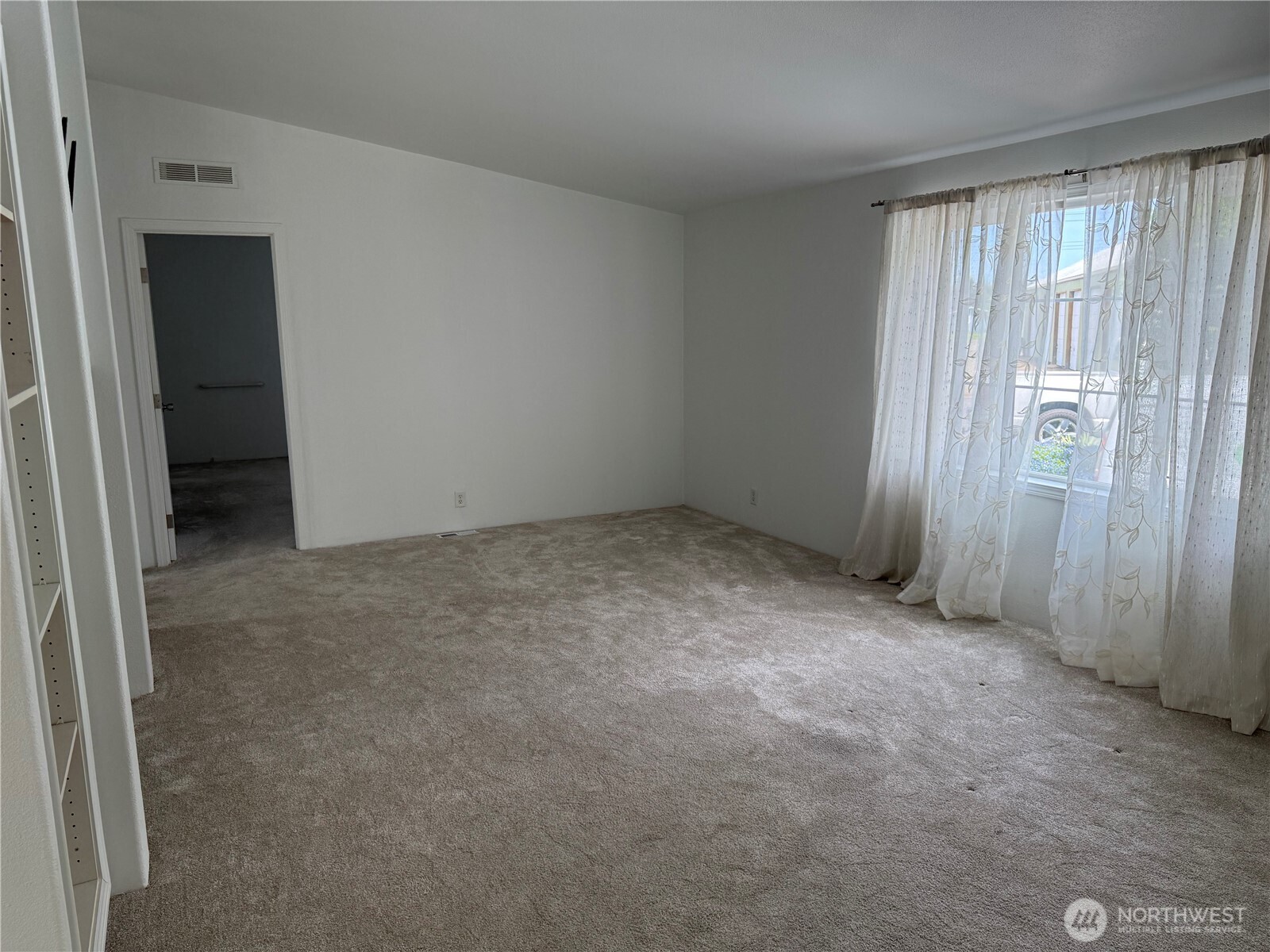 77 Clemons Road 105 Property Photo 10