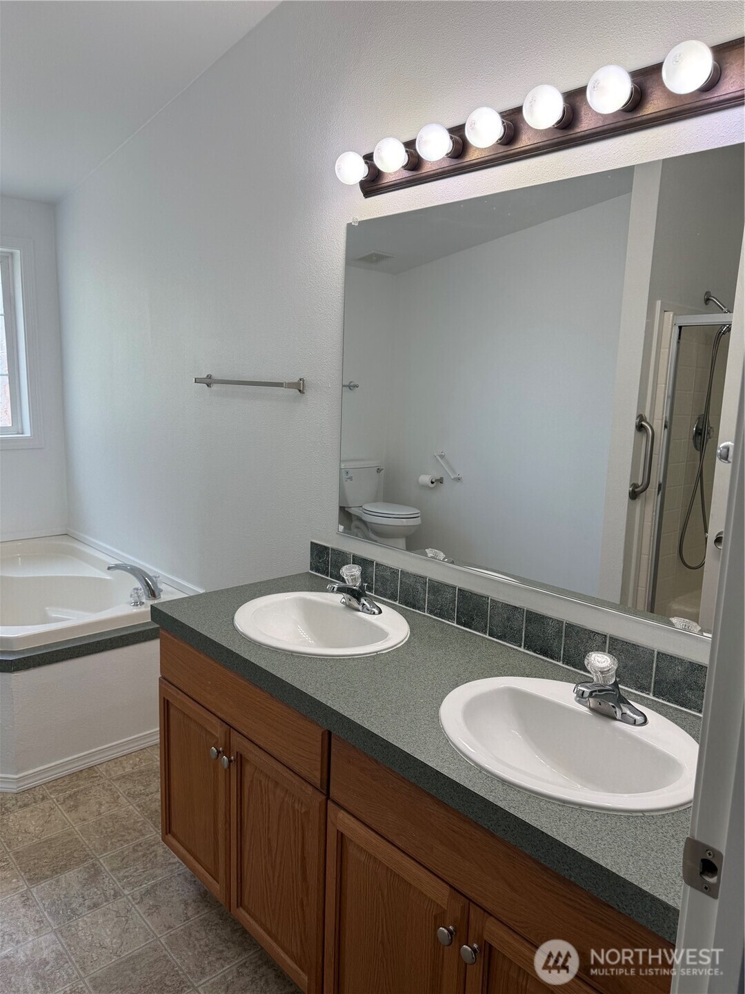 77 Clemons Road 105 Property Photo 14