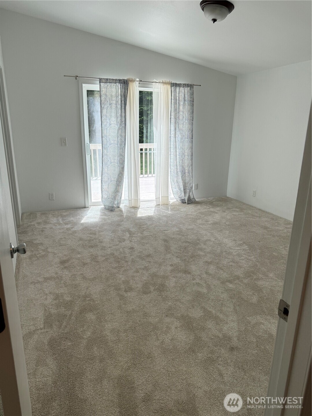 77 Clemons Road 105 Property Photo 20