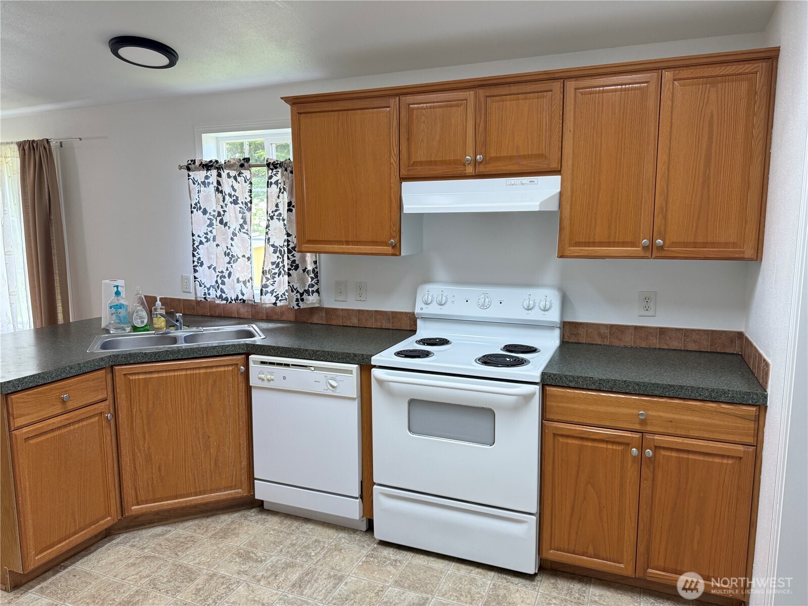 77 Clemons Road 105 Property Photo 23