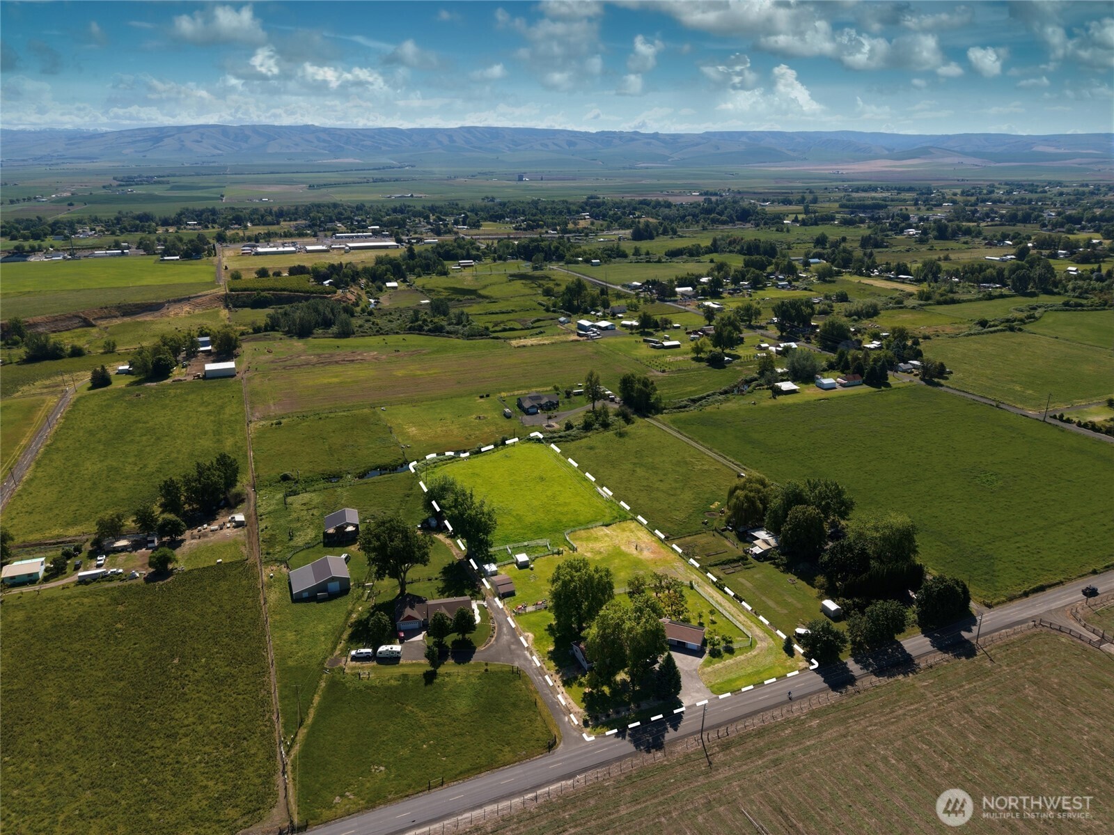 85327 Highway 339 Property Photo 6