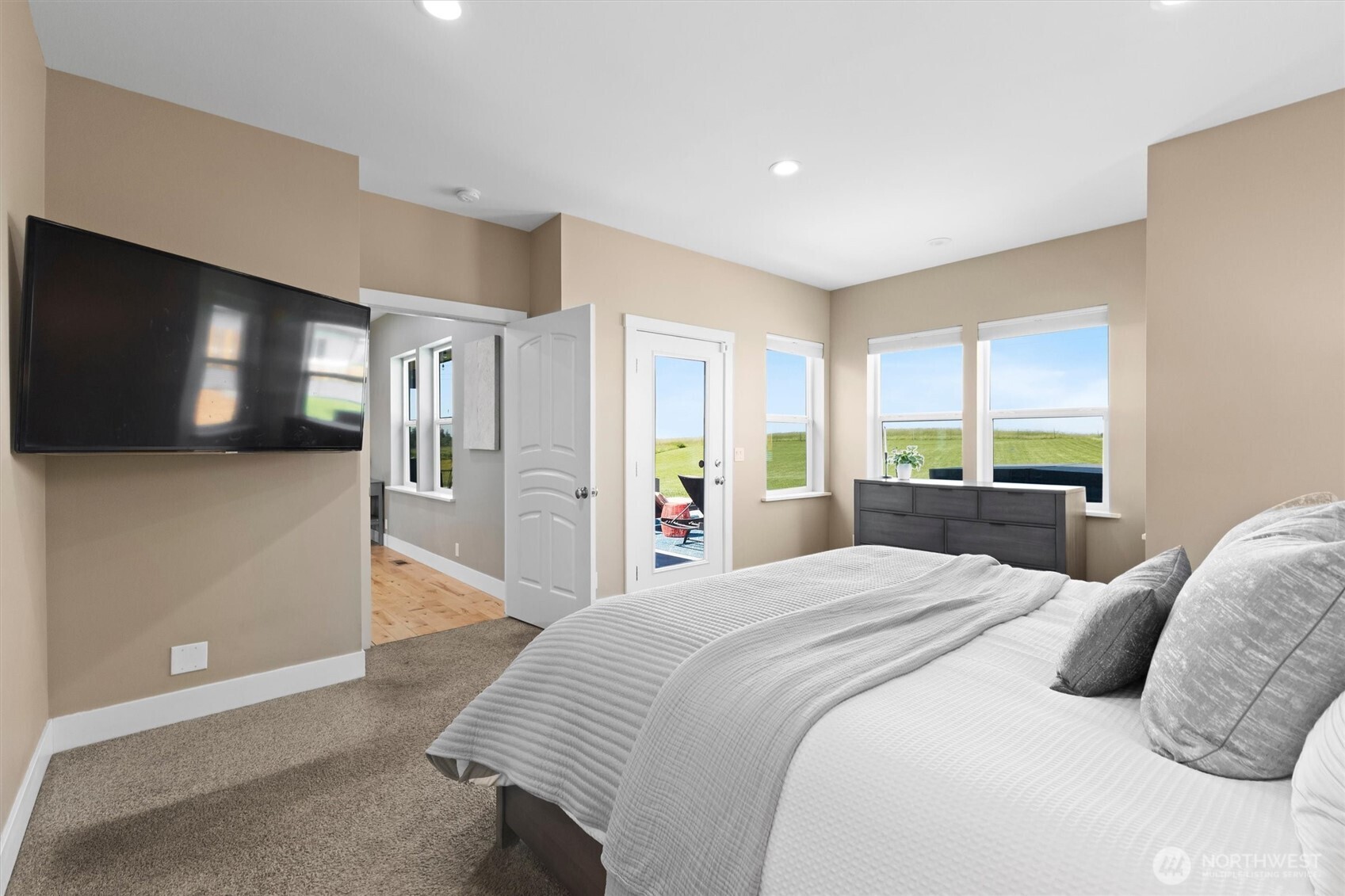 6956 Fingalson Creek Drive Property Photo 17
