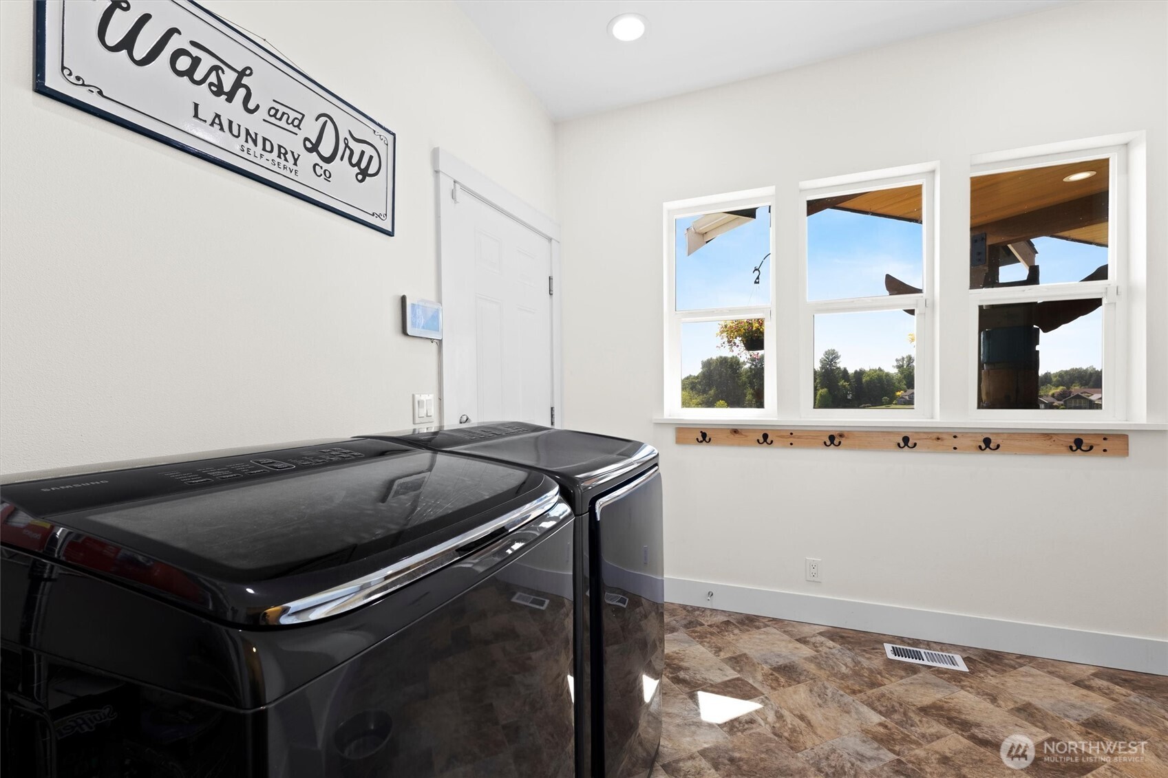 6956 Fingalson Creek Drive Property Photo 28