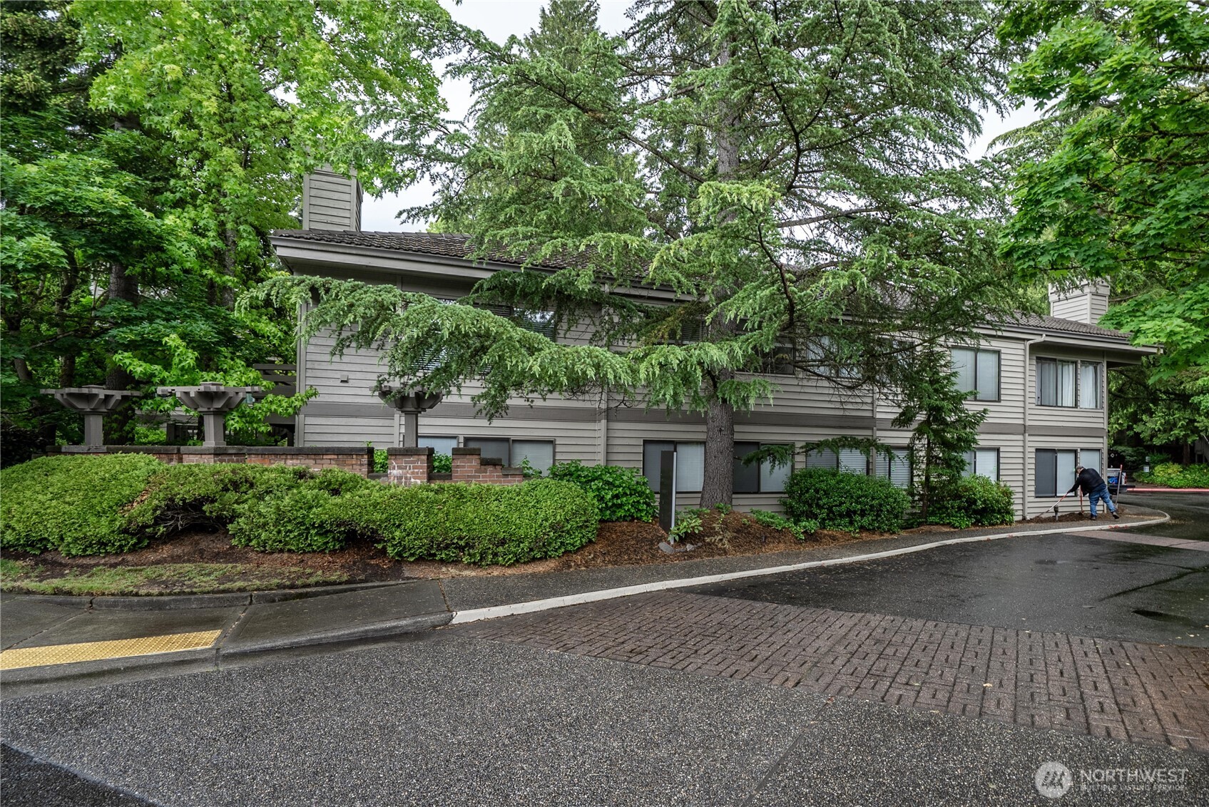 1300 Bellevue Way 2 Property Photo 34