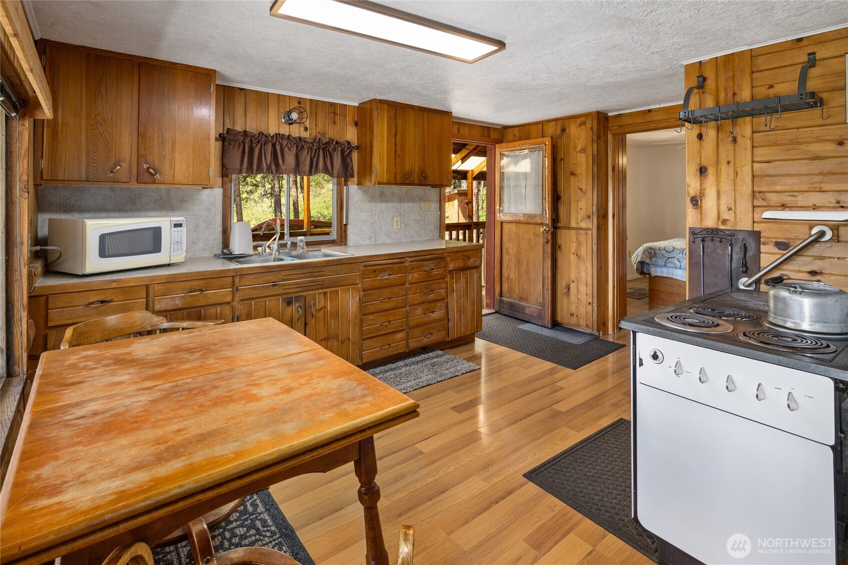 502 Harkness Road Property Photo 6