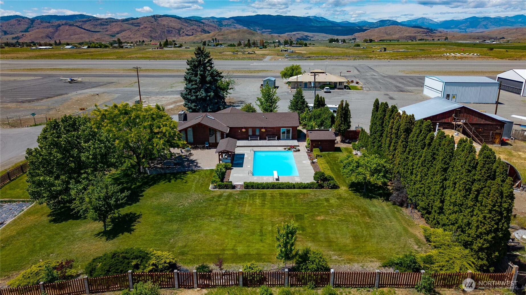 100 Omak Airport Road Property Photo 24
