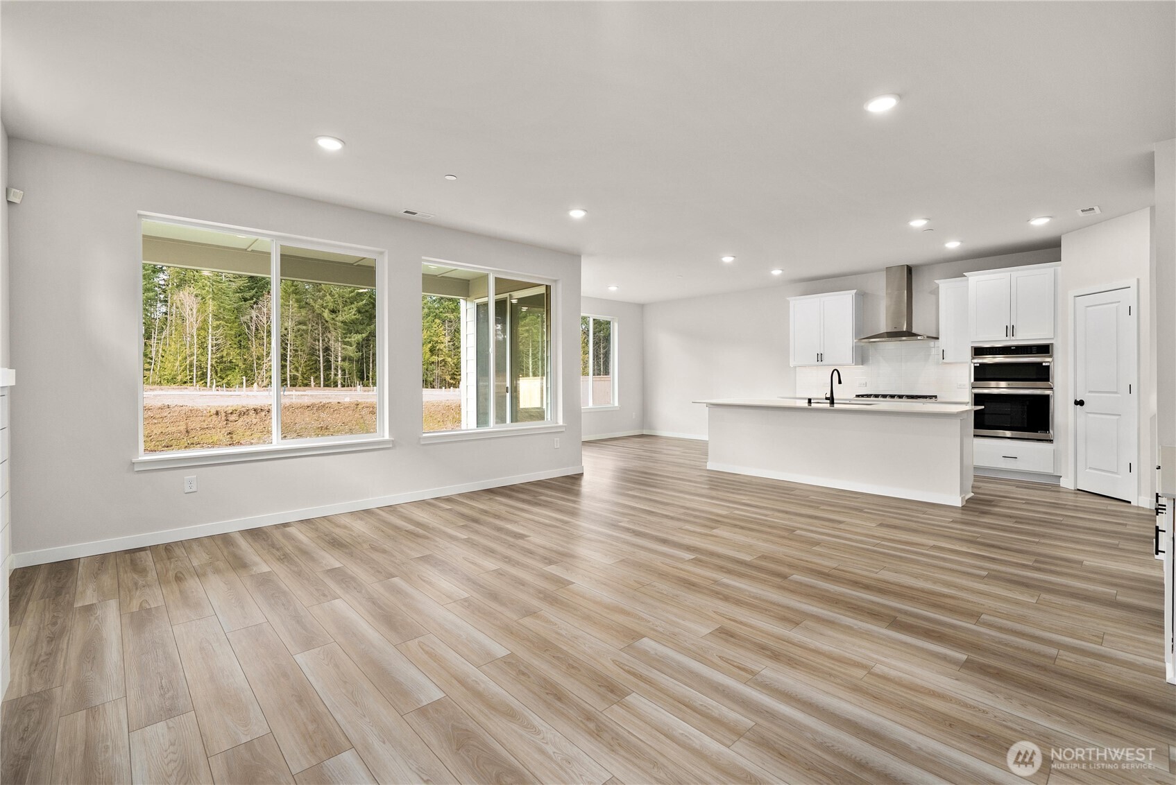 3946 Flat Top Drive Property Photo 3