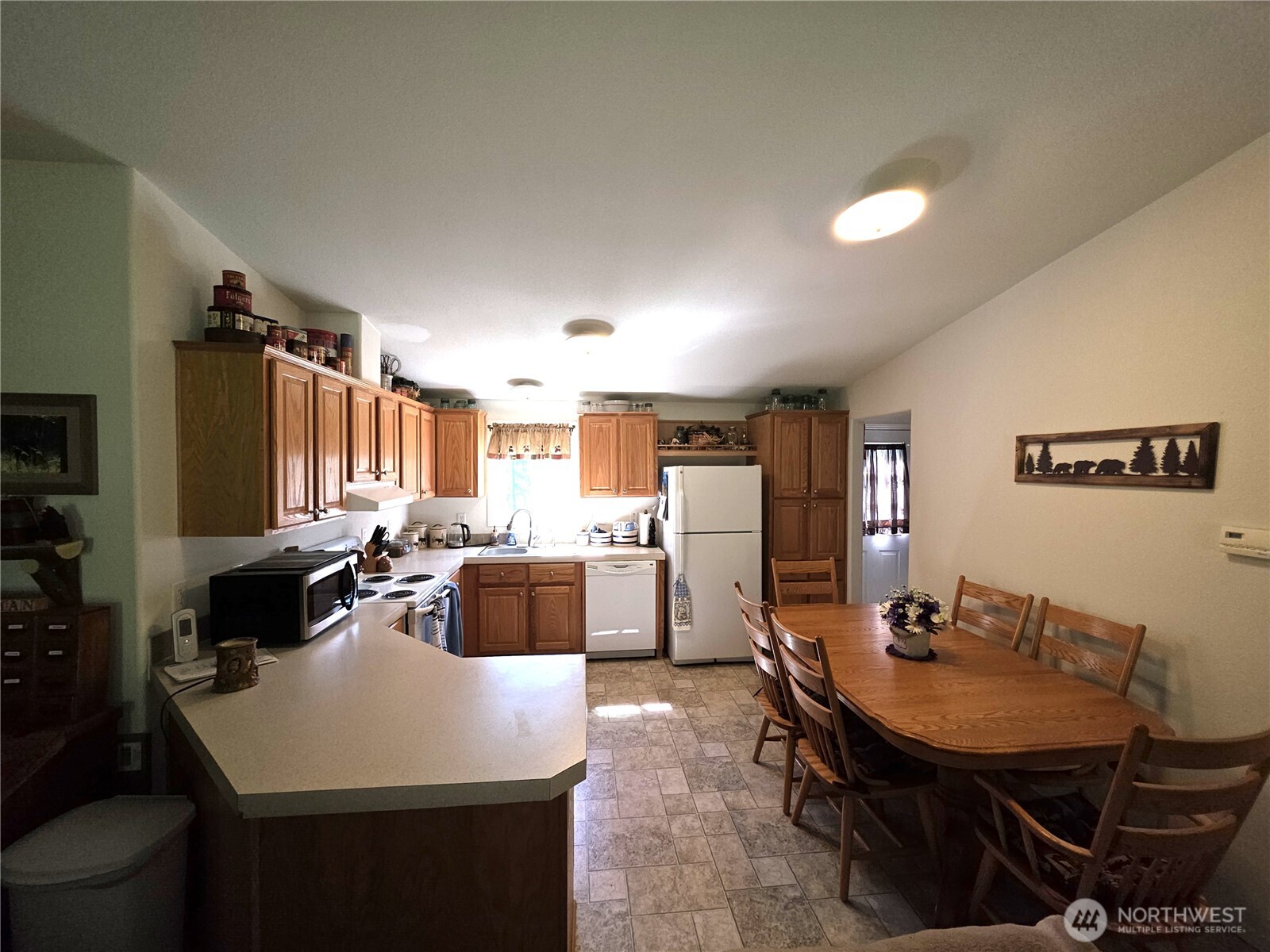 393 Summer Road Property Photo 4