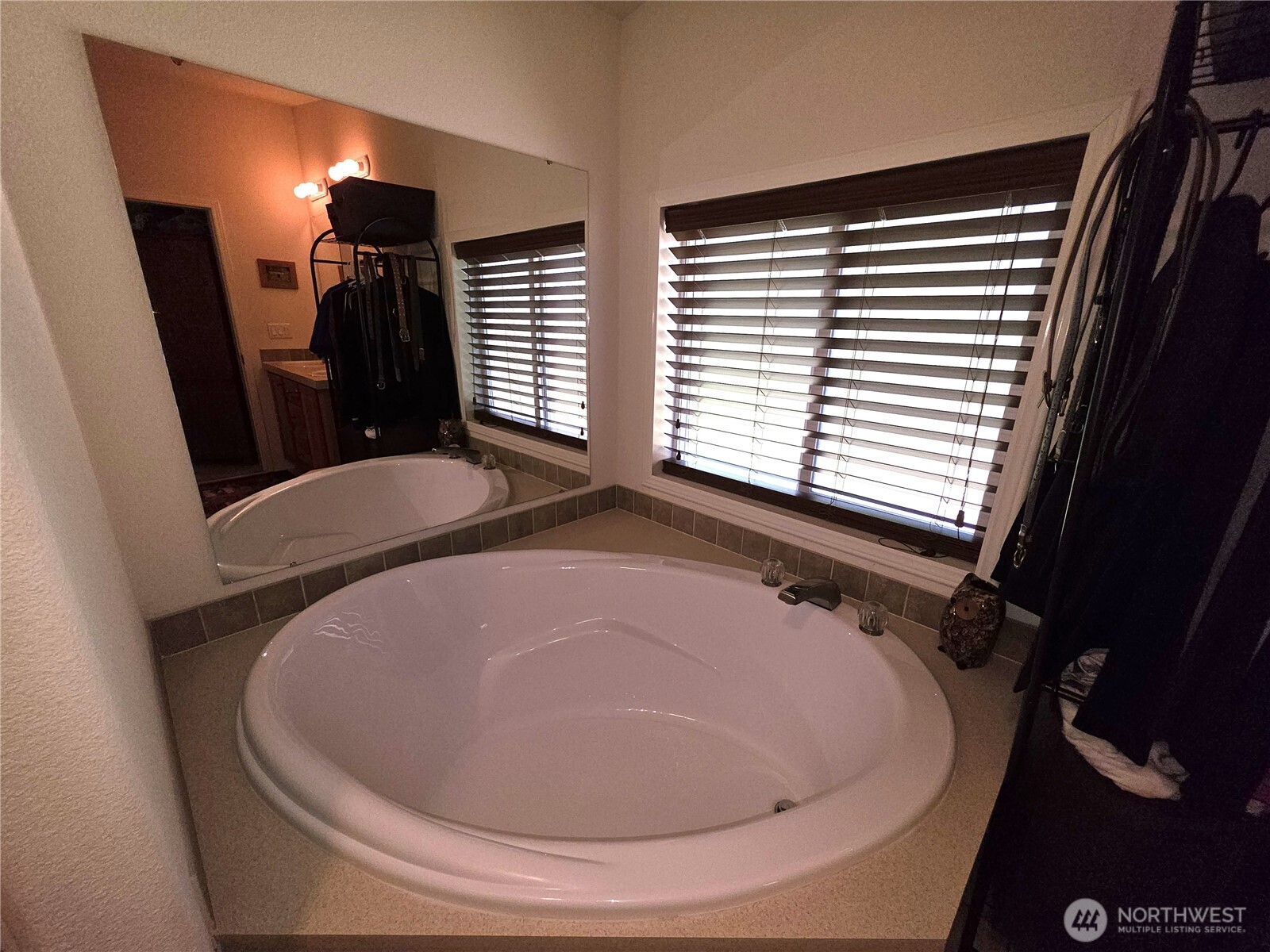 393 Summer Road Property Photo 11