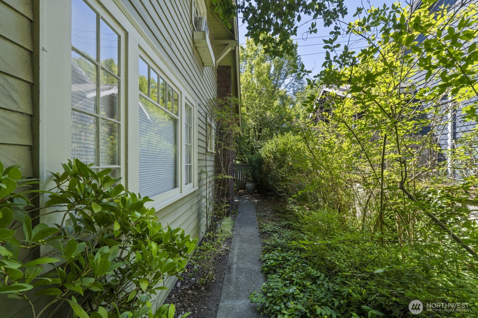 2012 Ne 65th Street Property Photo 4