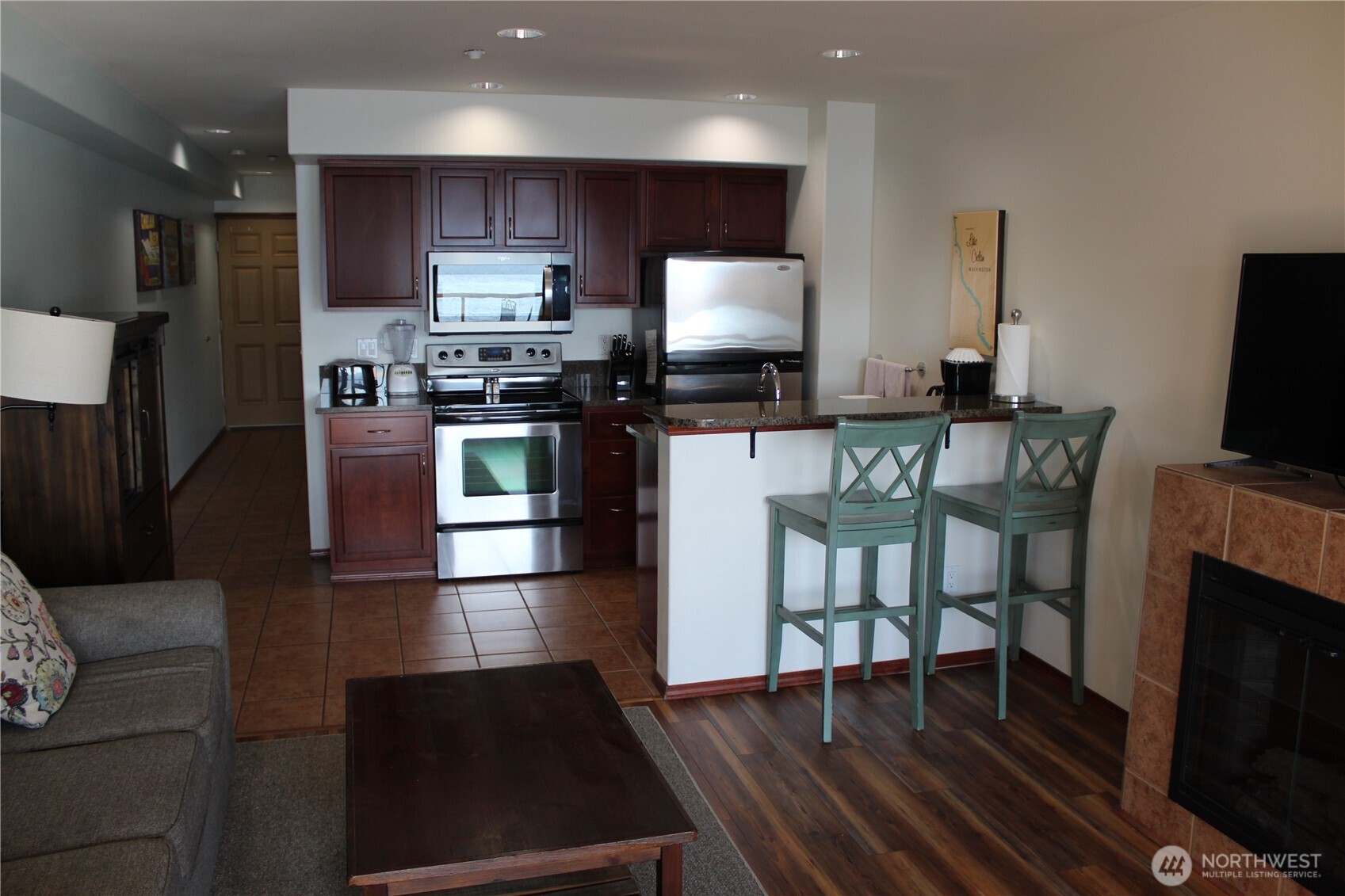 322 W Woodin Avenue 527 Property Photo 32