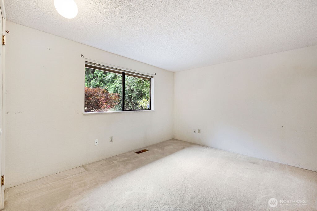 261 Verner Avenue Property Photo 25
