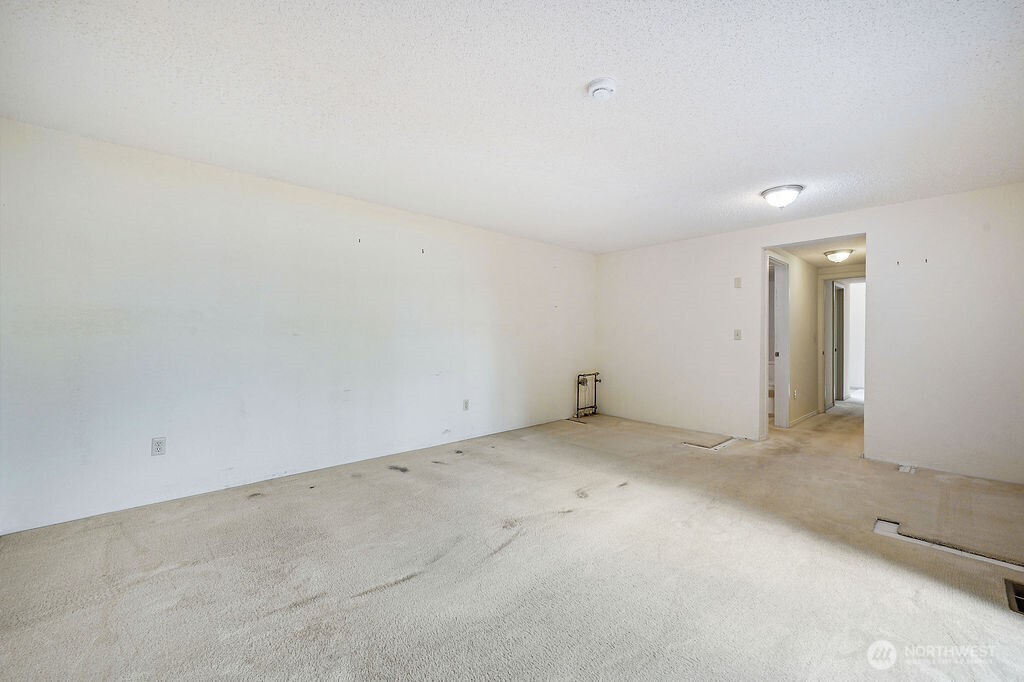 261 Verner Avenue Property Photo 30