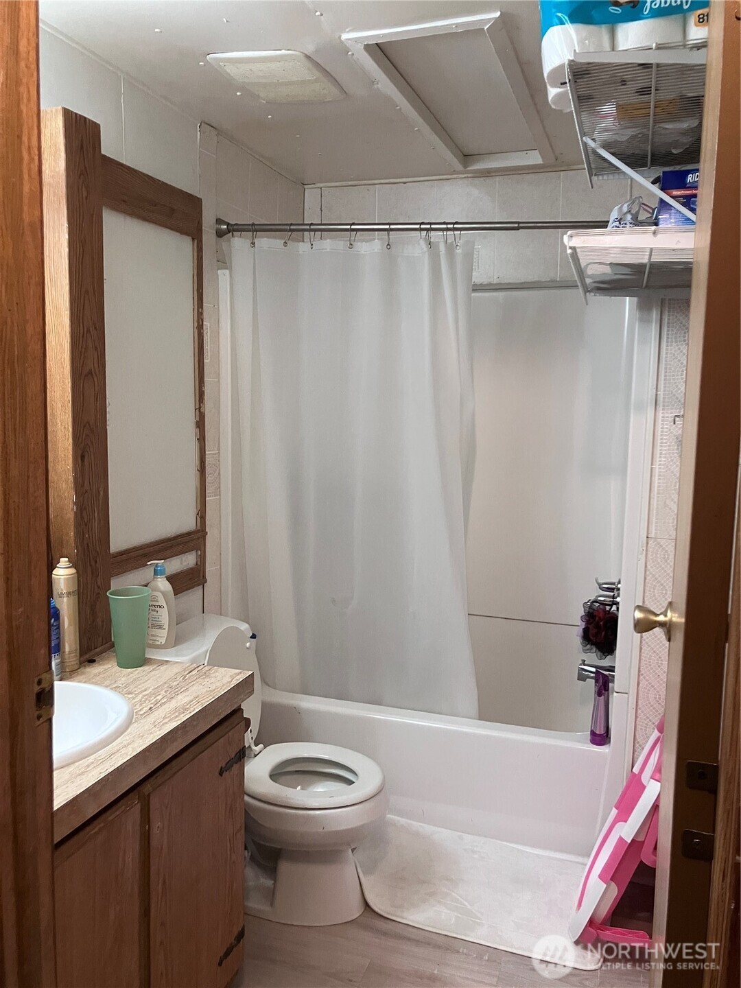 1710 E Trails End Property Photo 10