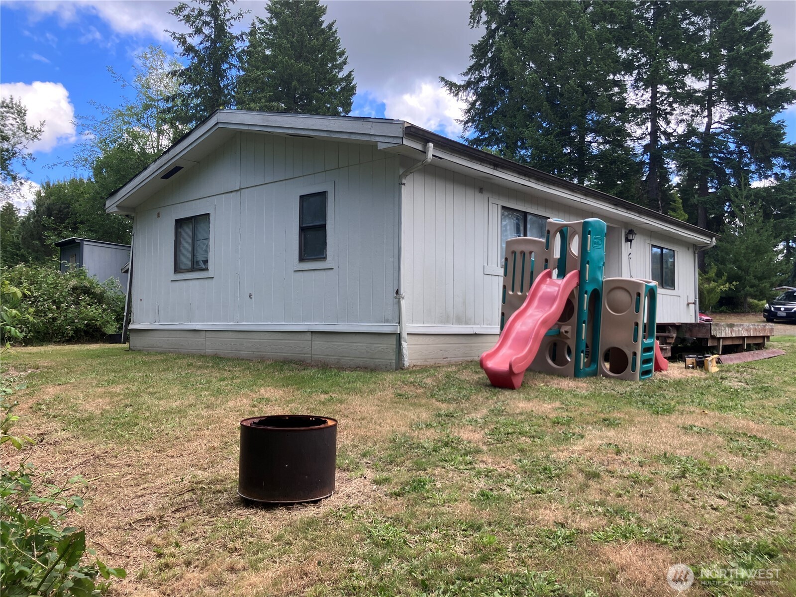 1710 E Trails End Property Photo 16