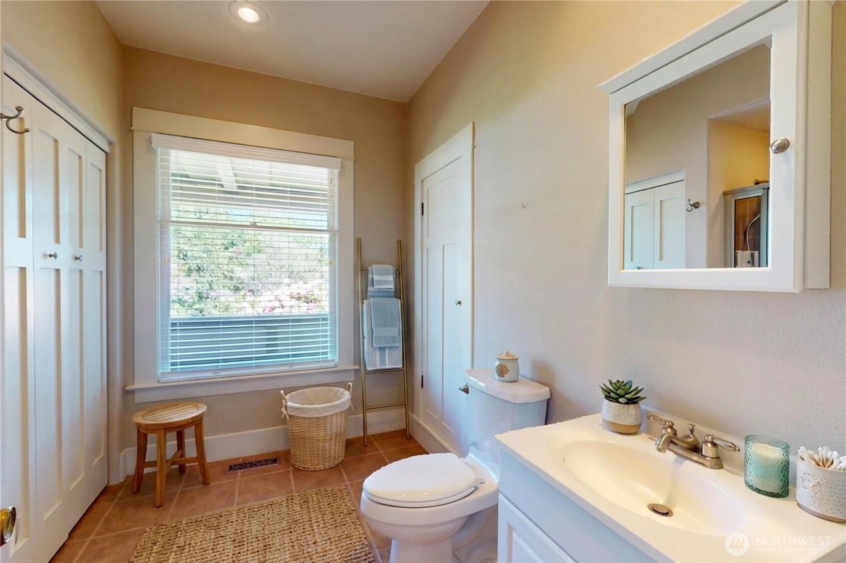 550 Ballentine Street Property Photo 16