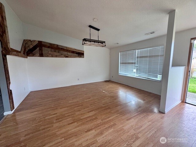 3215 Williams Avenue Property Photo 6