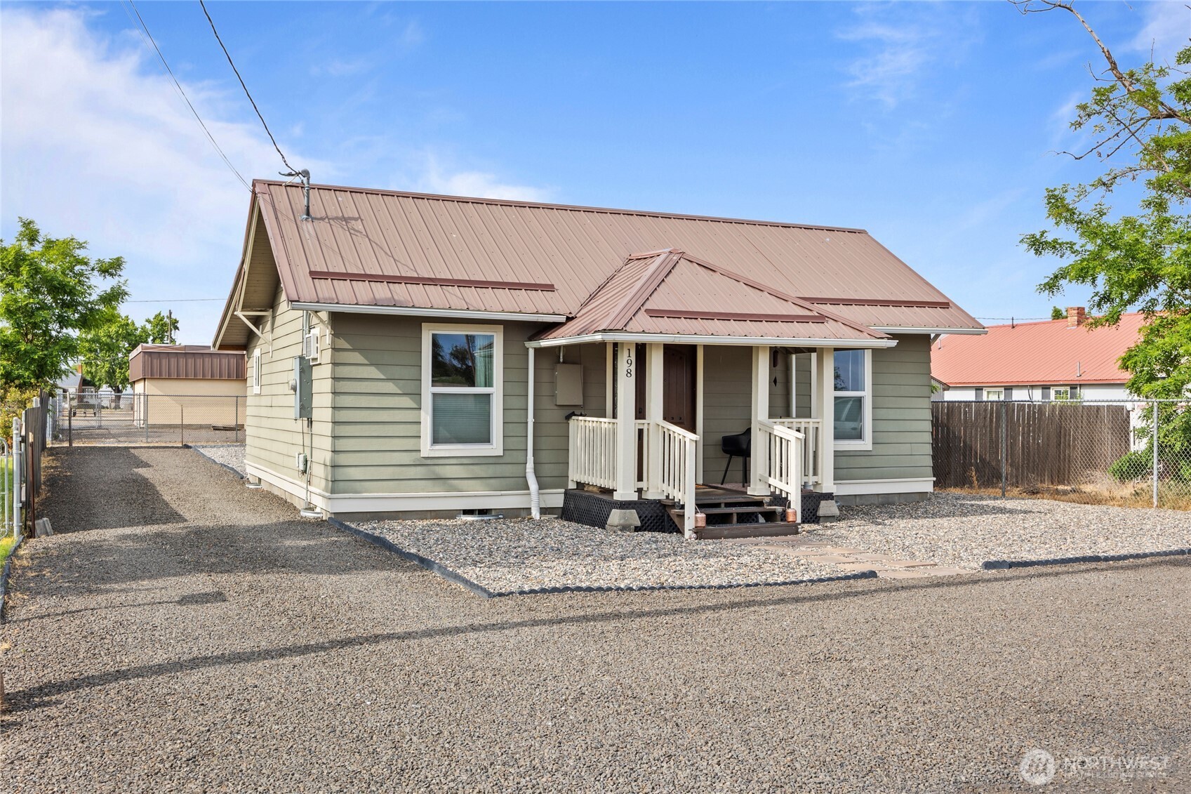 198 3rd Street Property Photo 1