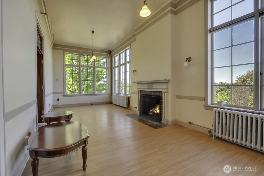 401 Broadway Property Photo 16