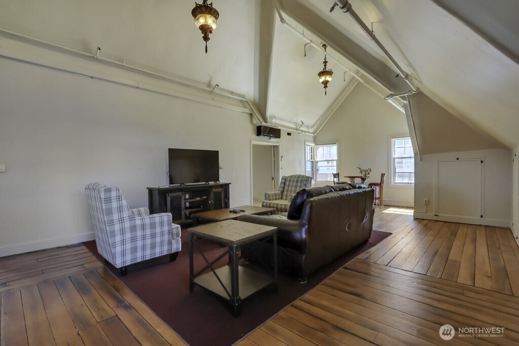 401 Broadway Property Photo 31