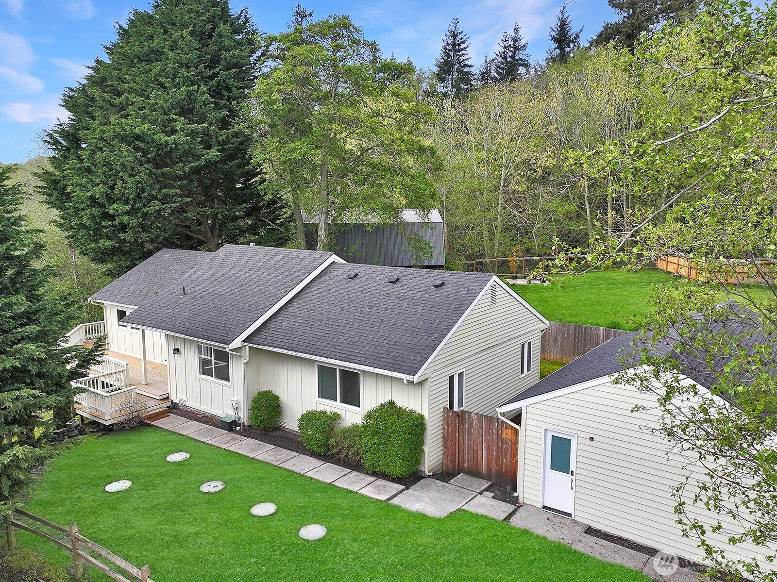 3760 Periwinkle Road Property Photo 1