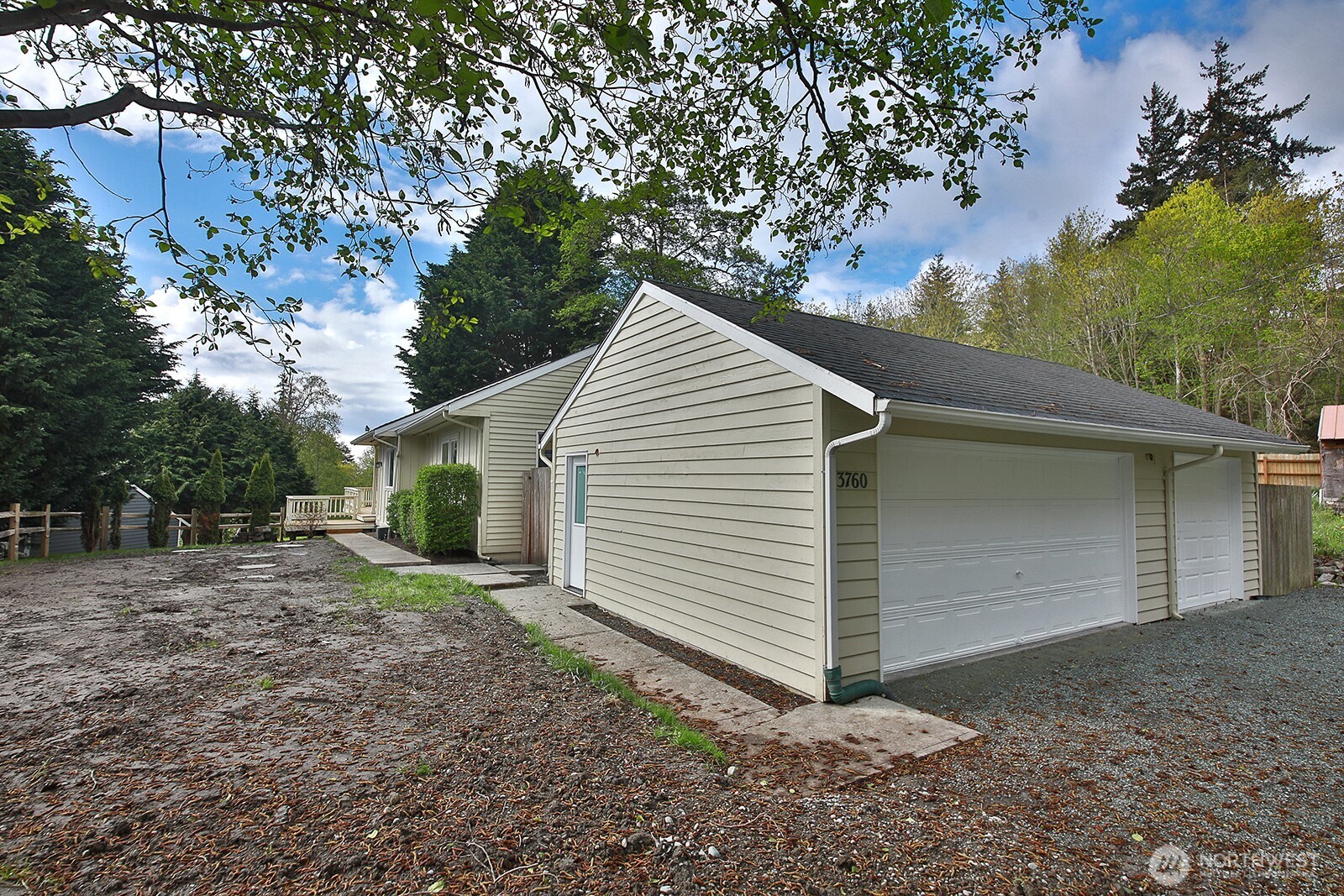 3760 Periwinkle Road Property Photo 2