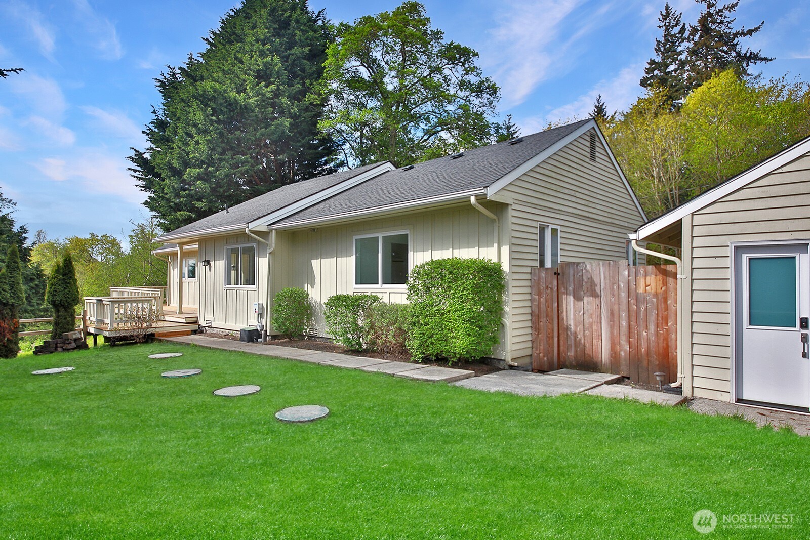 3760 Periwinkle Road Property Photo 4