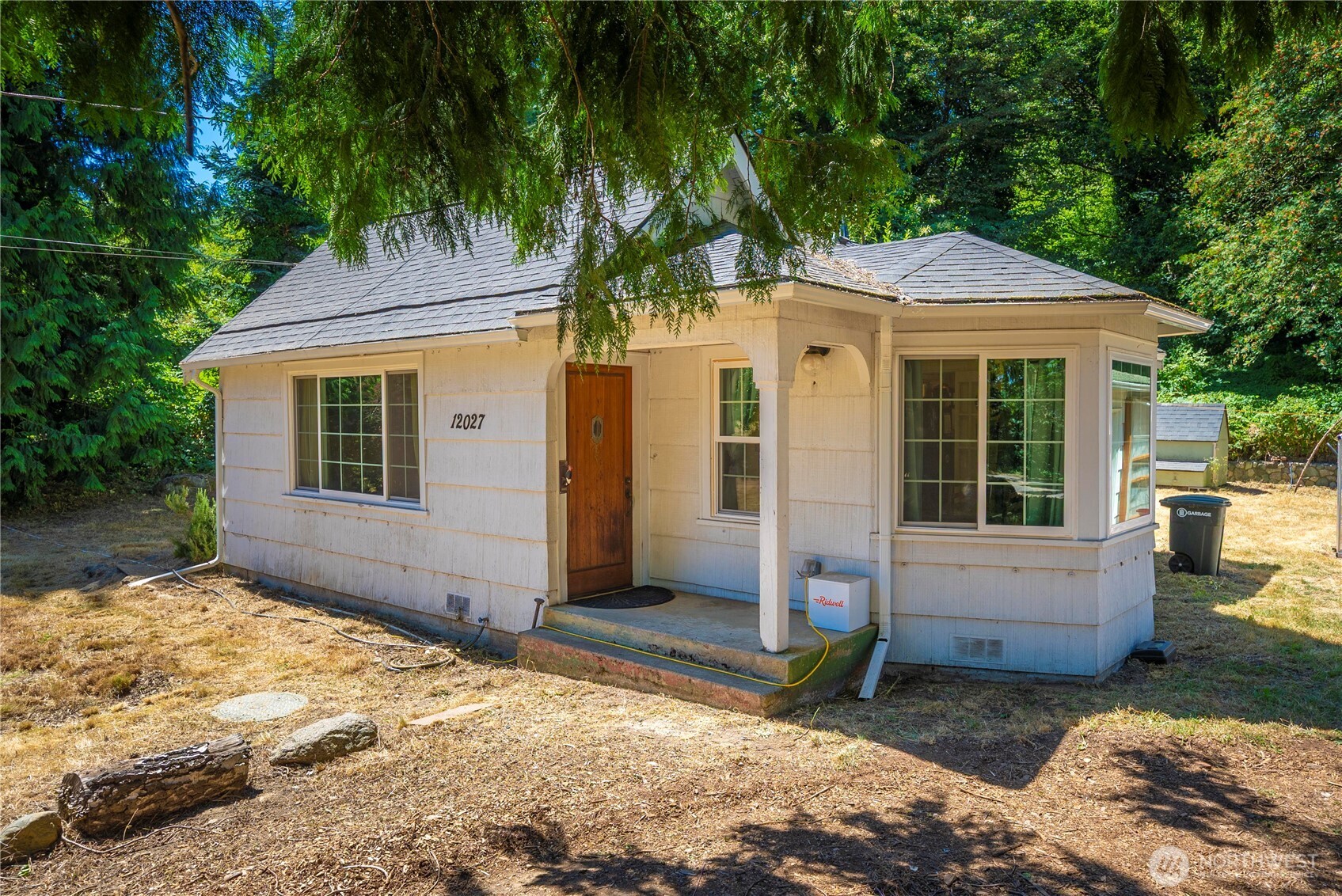 12027 10th Avenue Property Photo 2