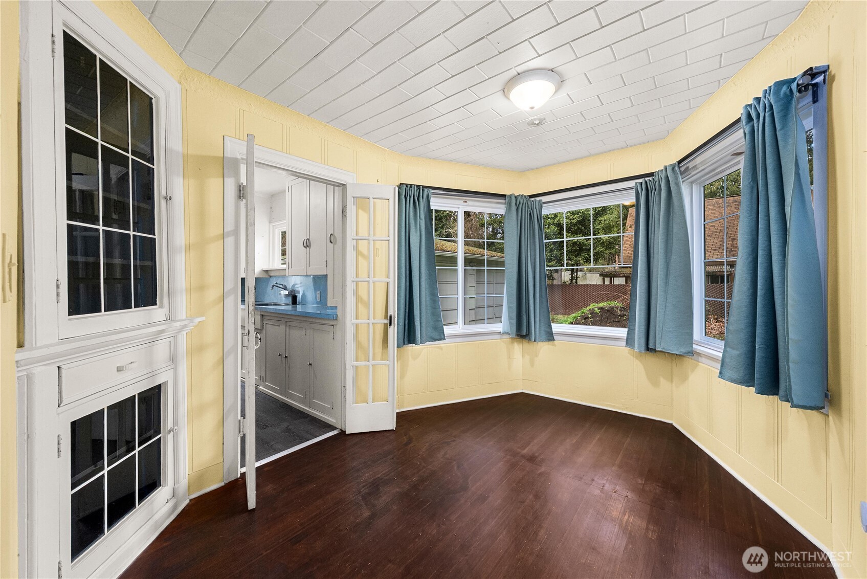 12027 10th Avenue Property Photo 9