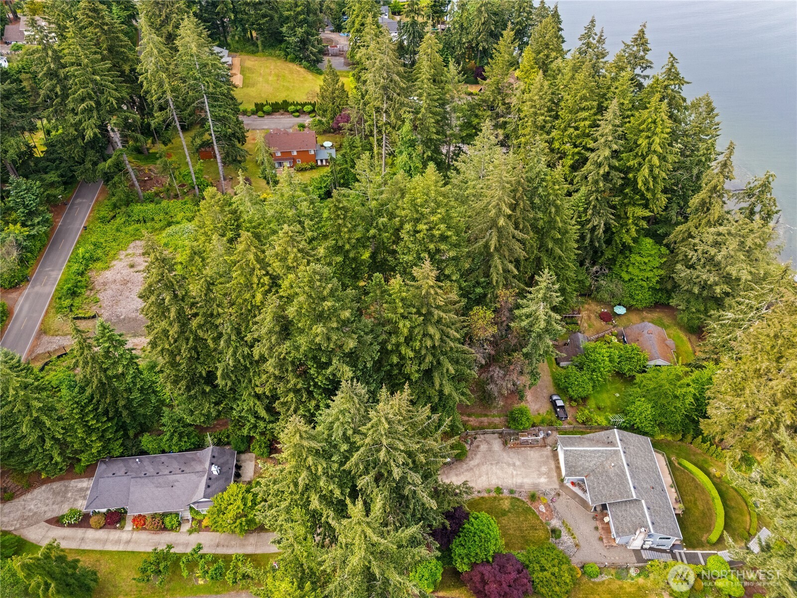 2774 Marine Drive Property Photo 19