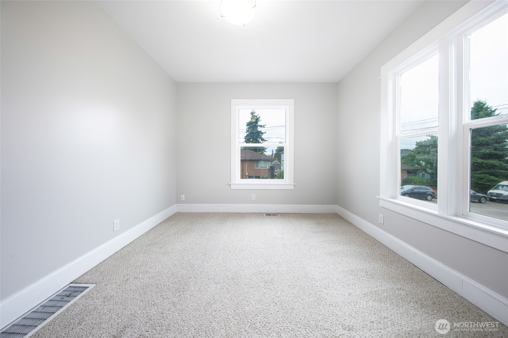 6753 14th Avenue Property Photo 4
