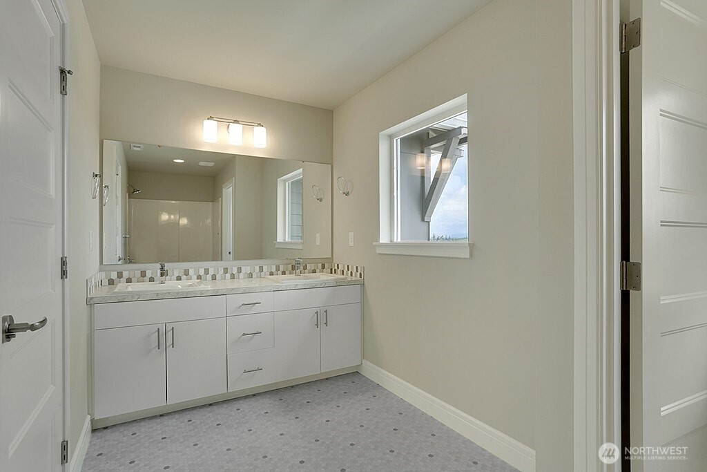 22854 61st Street 303 Property Photo 15