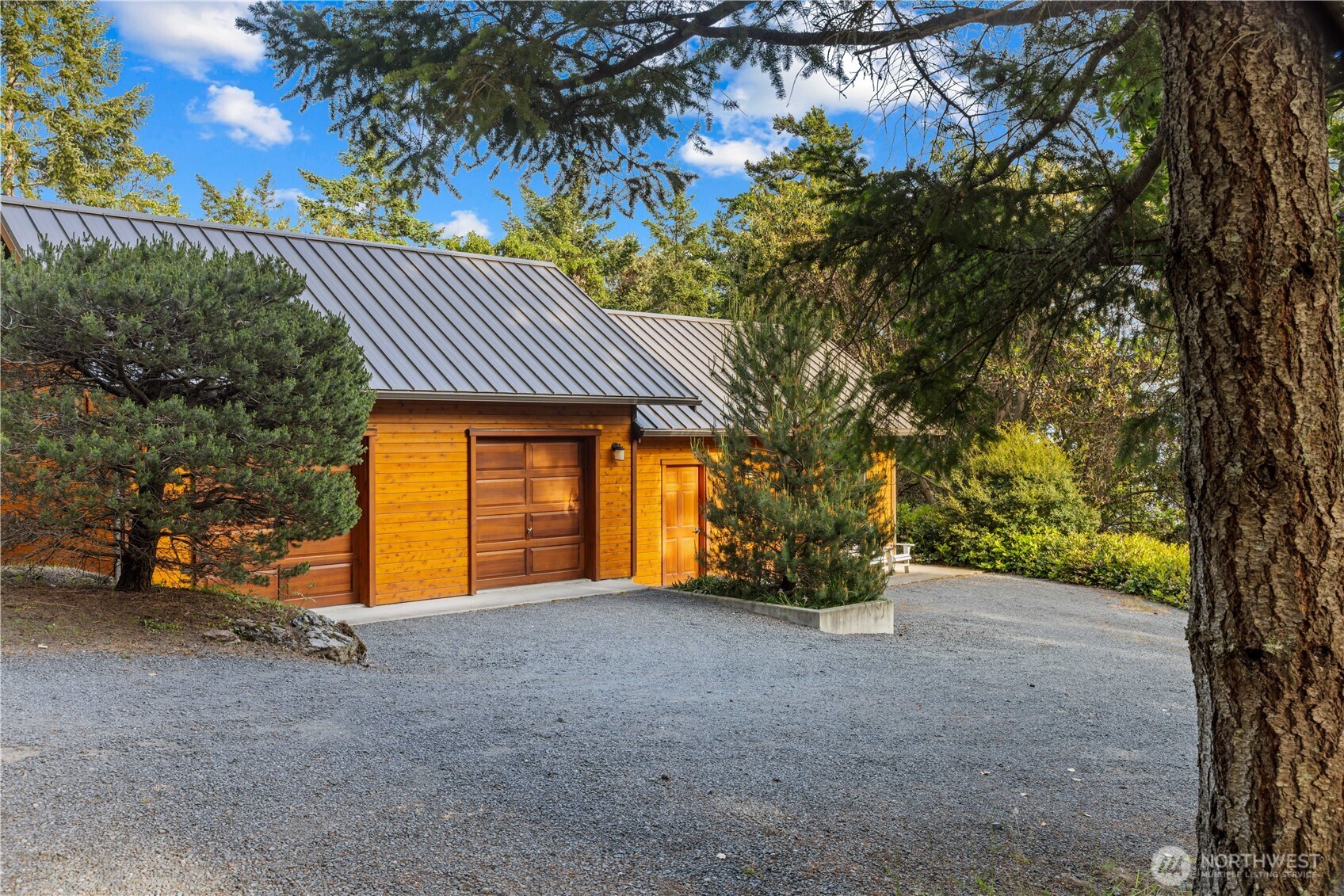2530572 Property Photo 39