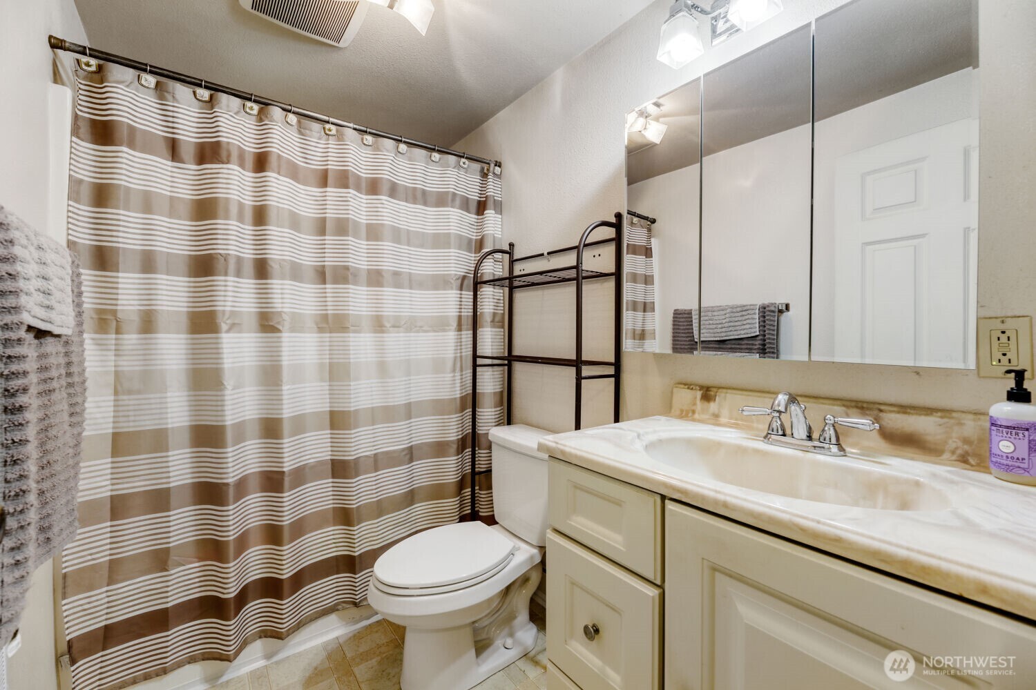 5703 318th Avenue Property Photo 9