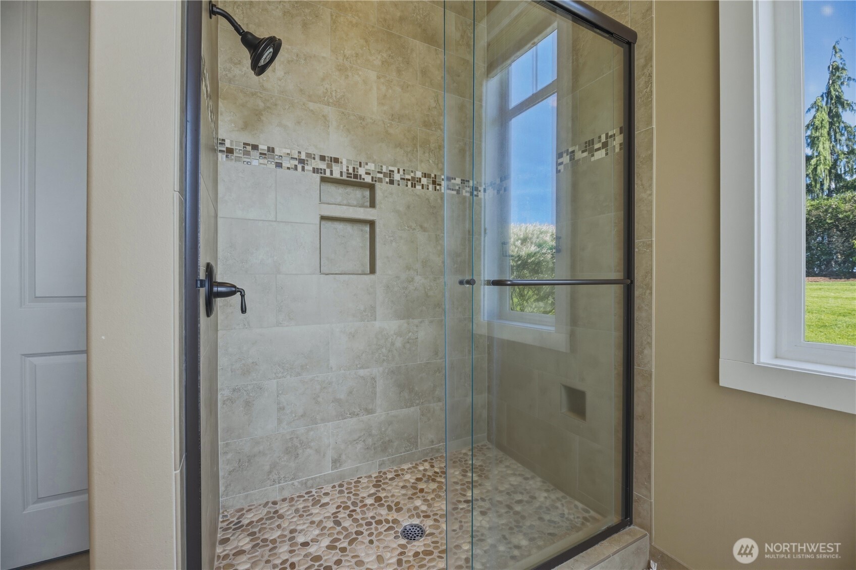 2416 Cascade Drive Property Photo 18