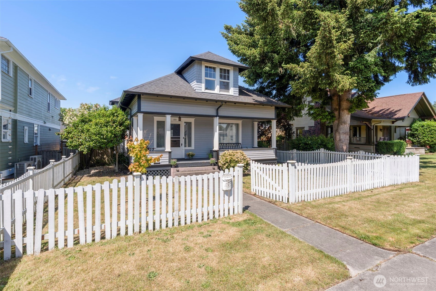 805 F Street Property Photo 4