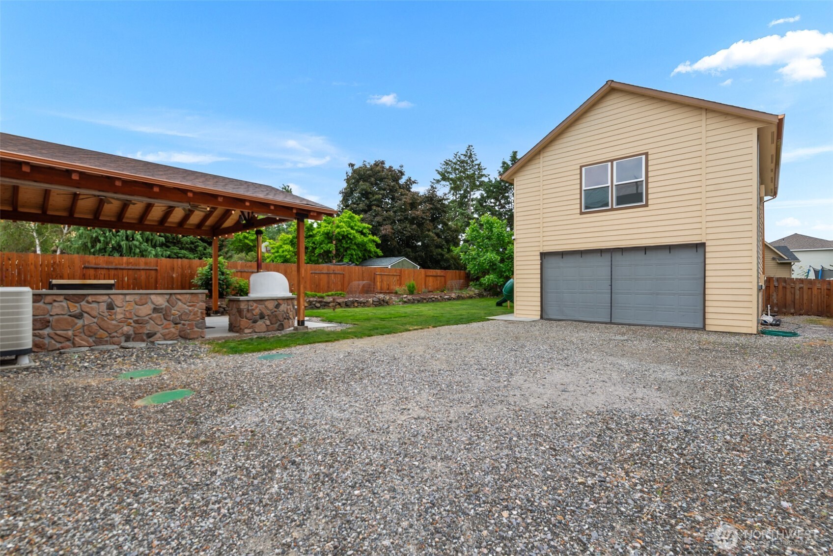 104 35th Street Property Photo 31