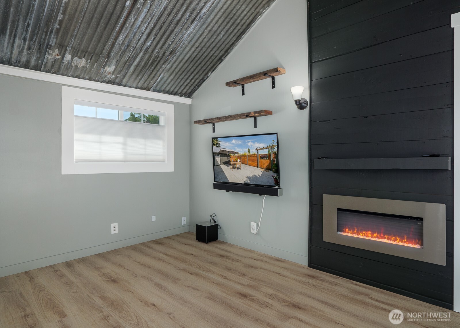 233 W Washington Street Property Photo 5