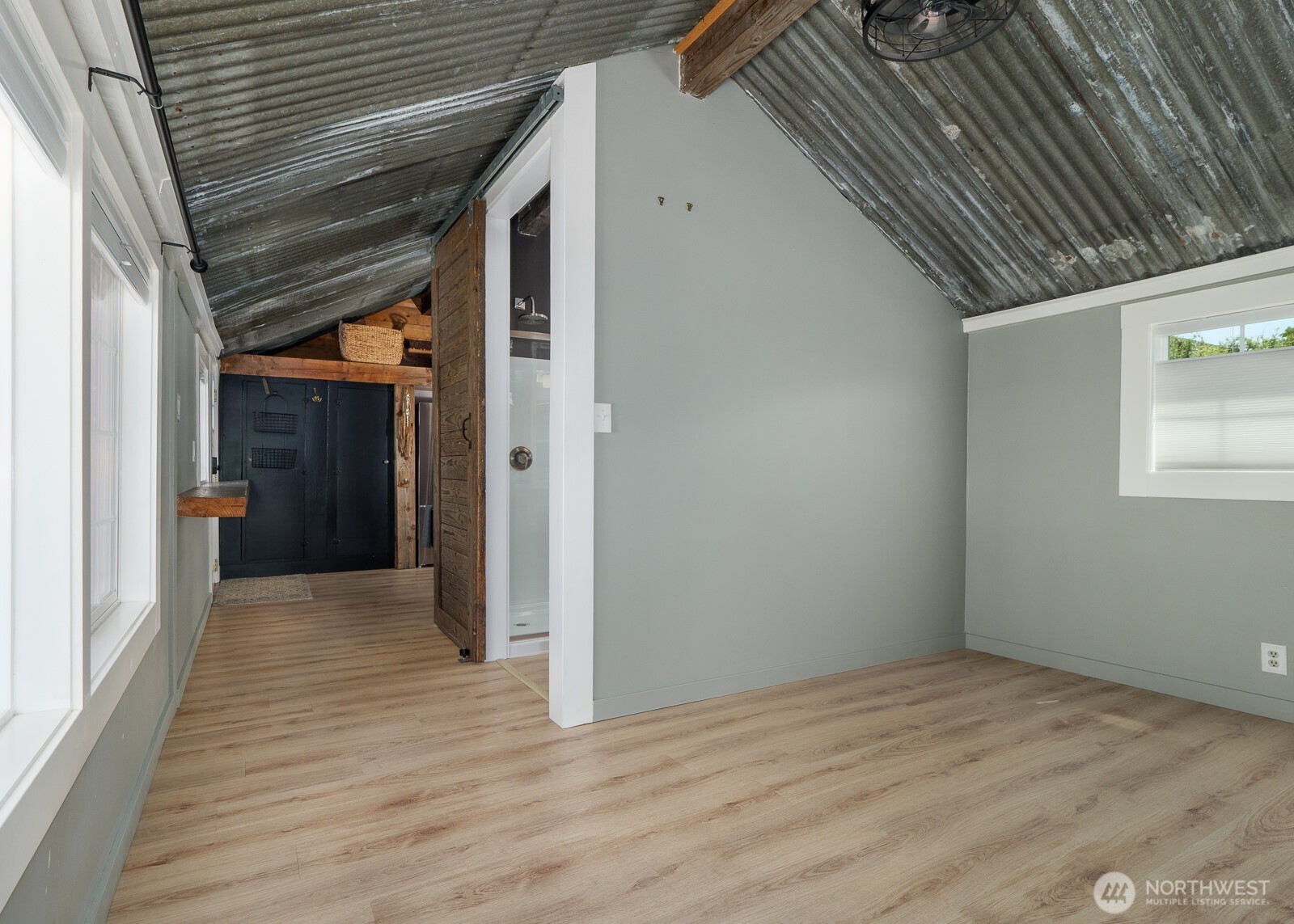 233 W Washington Street Property Photo 7