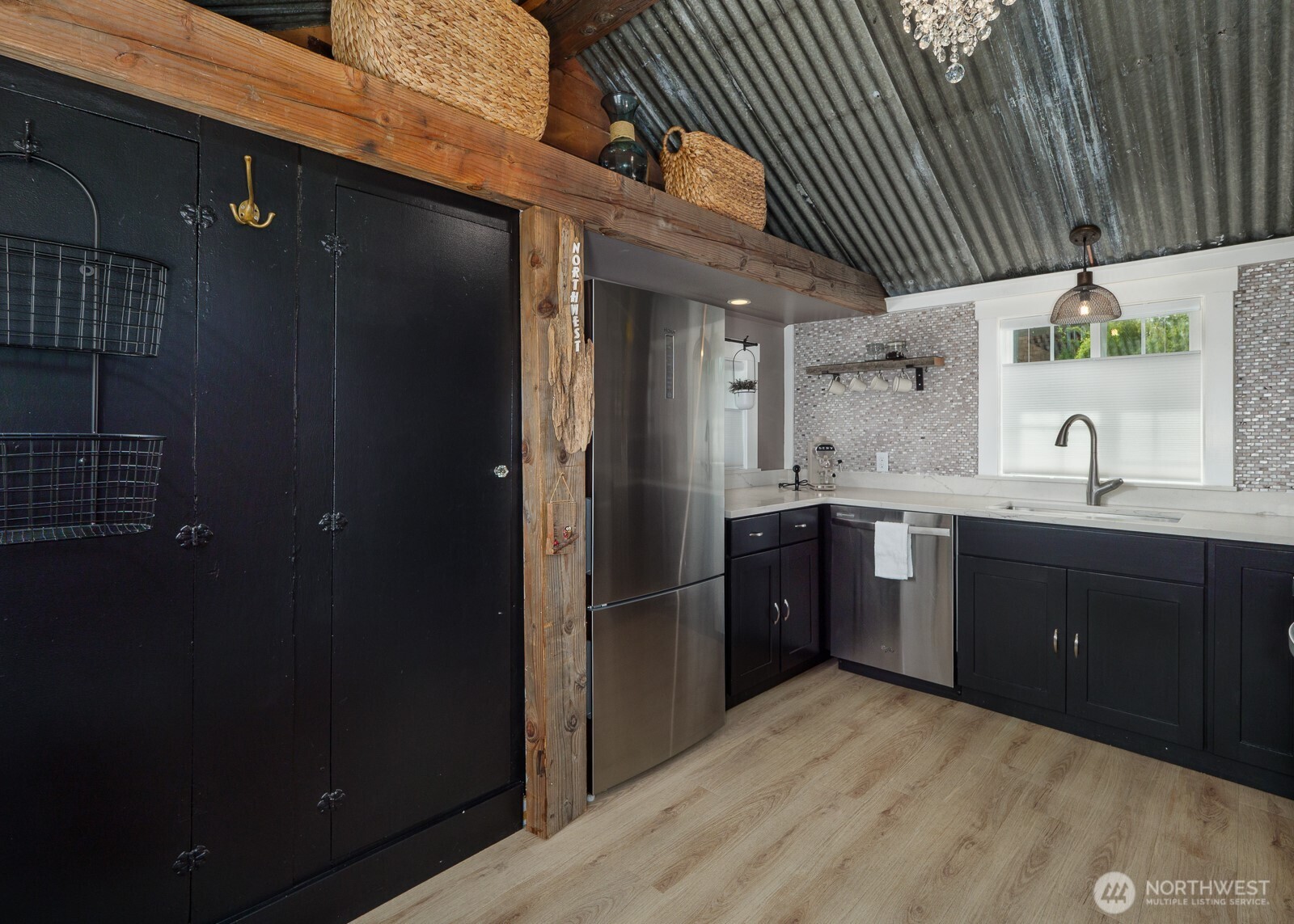 233 W Washington Street Property Photo 13