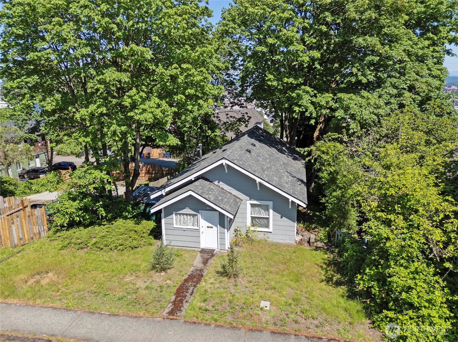 1909 S Yakima Avenue Property Photo 11