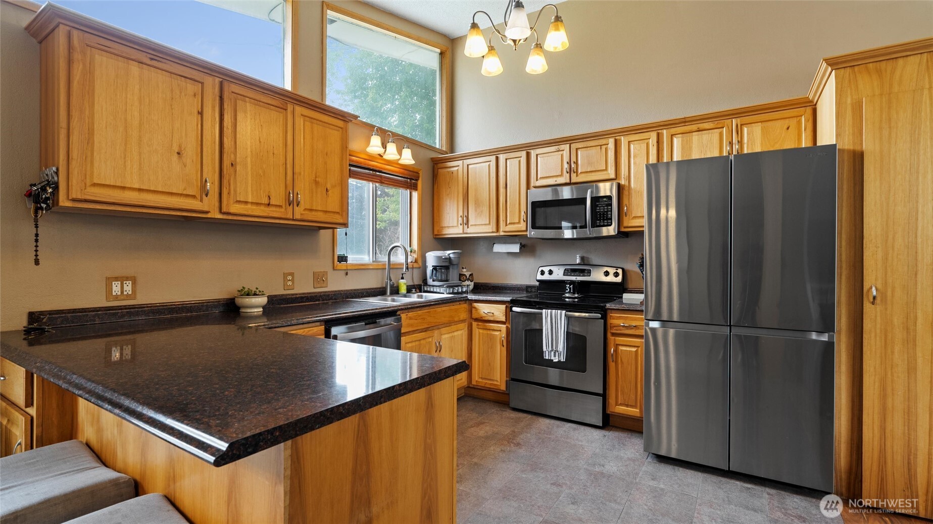 810 E Spring Property Photo 8
