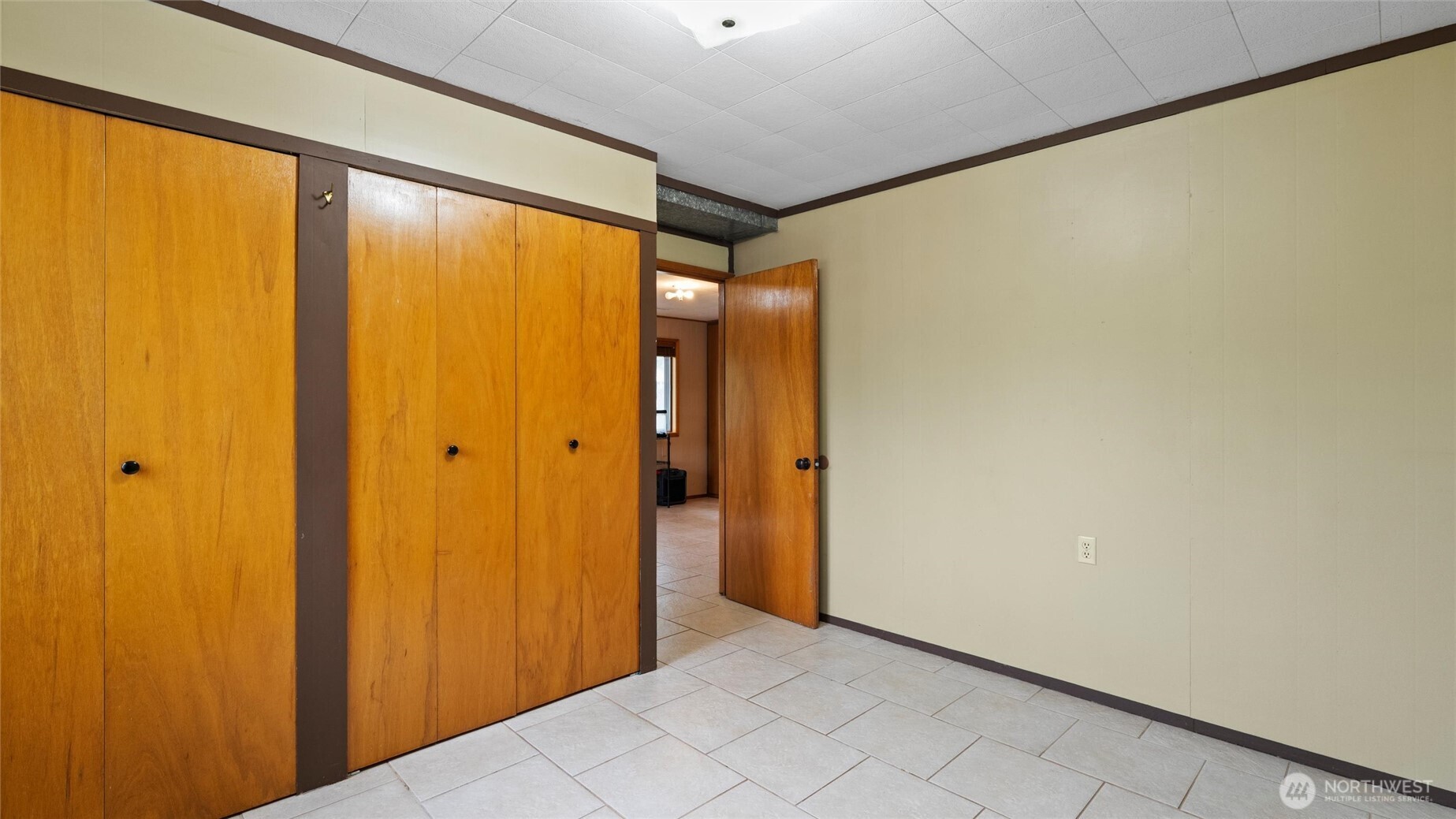 810 E Spring Property Photo 15