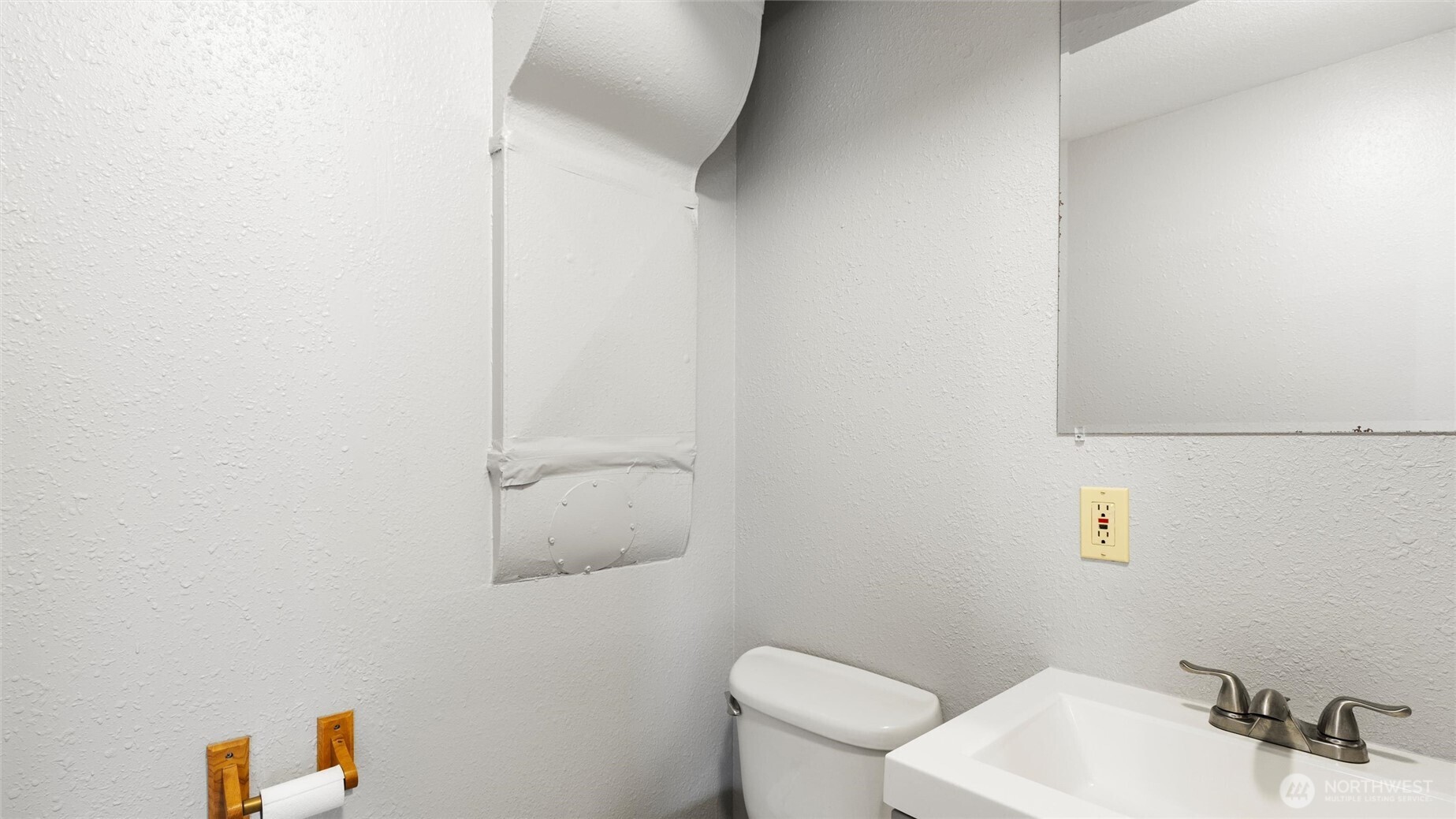 810 E Spring Property Photo 18