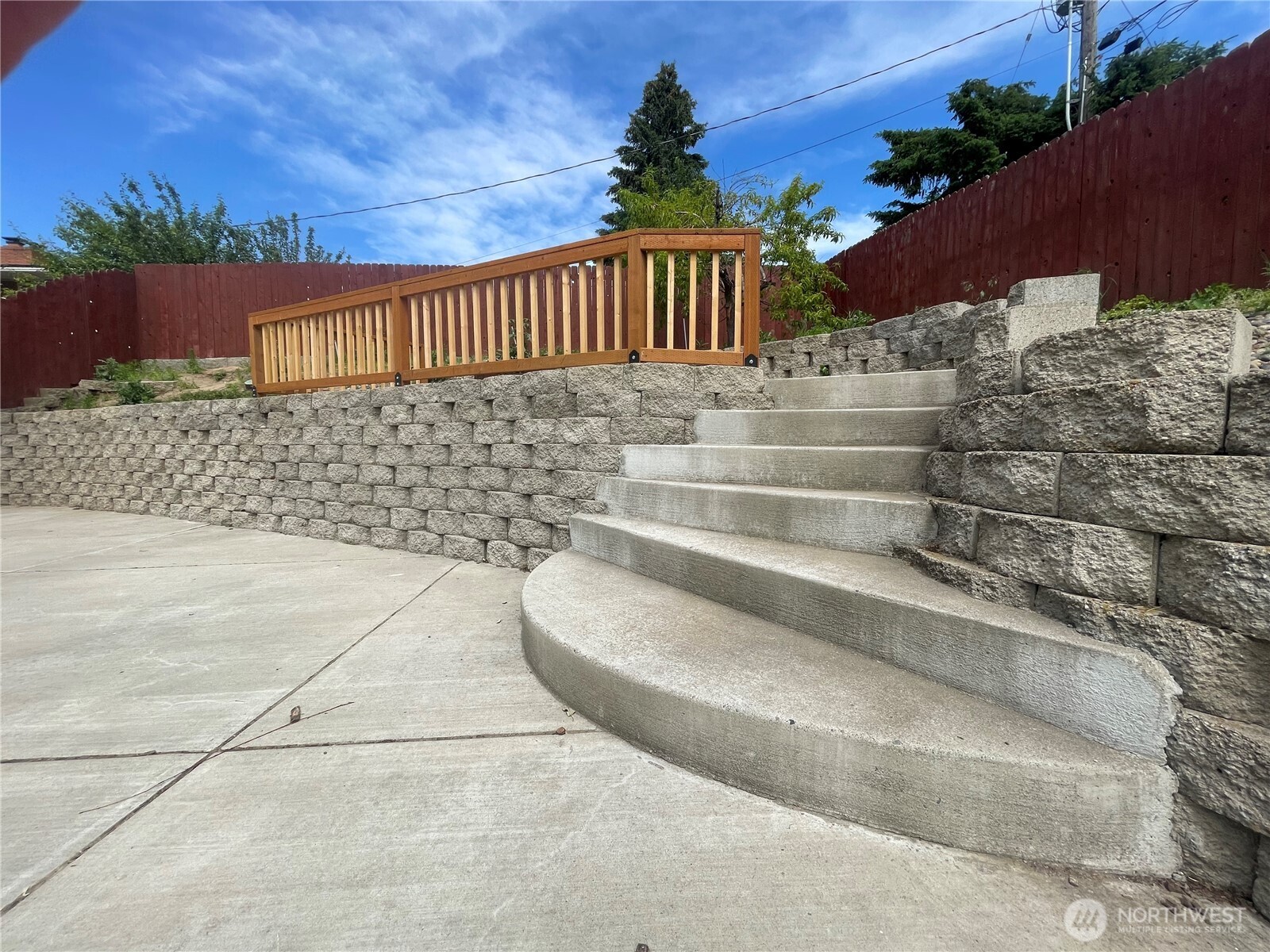 810 E Spring Property Photo 31