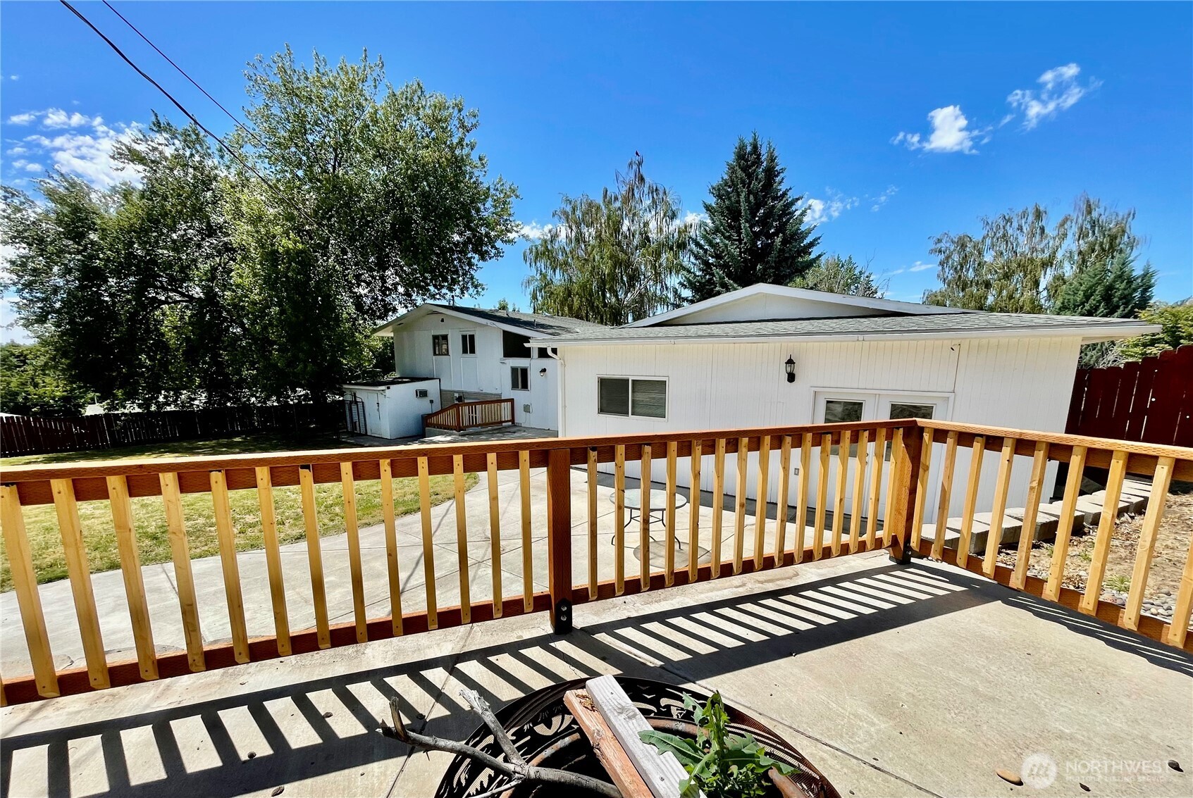 810 E Spring Property Photo 37